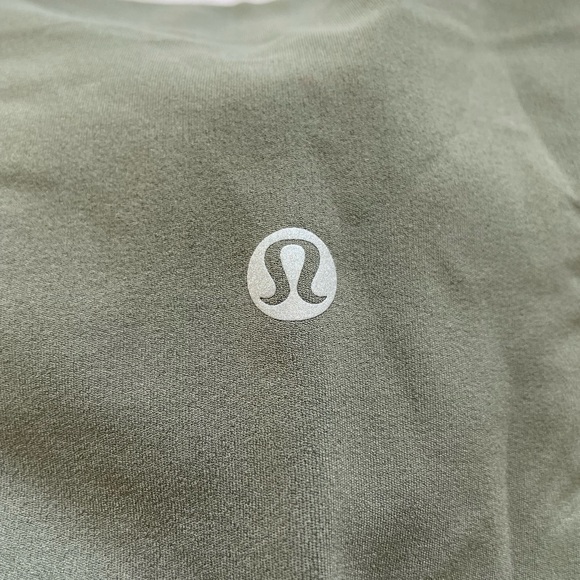 lululemon align shorts 🤍 - Picture 4 of 6